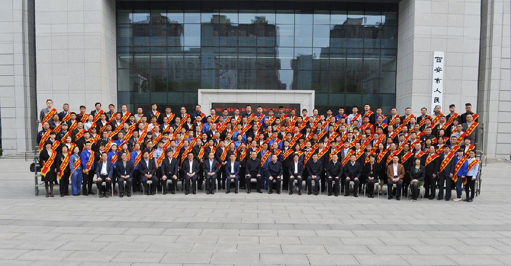 弘扬劳模精神 奋力追赶逾越 助推新工业生长——jdb电子游戏杨东涛等省级劳模、市先进整体获表扬