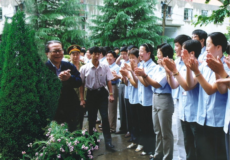 1999江泽民总书记视察jdb电子游戏